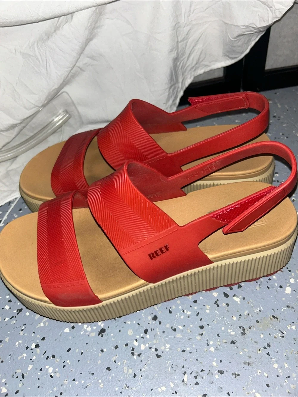 Reef stylish red